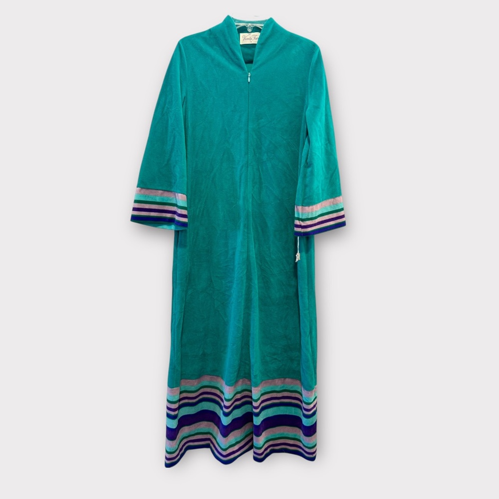 NWT Vintage Vanity Fair Green Striped Woman Robe Housecoat 70’s Era Sz 14